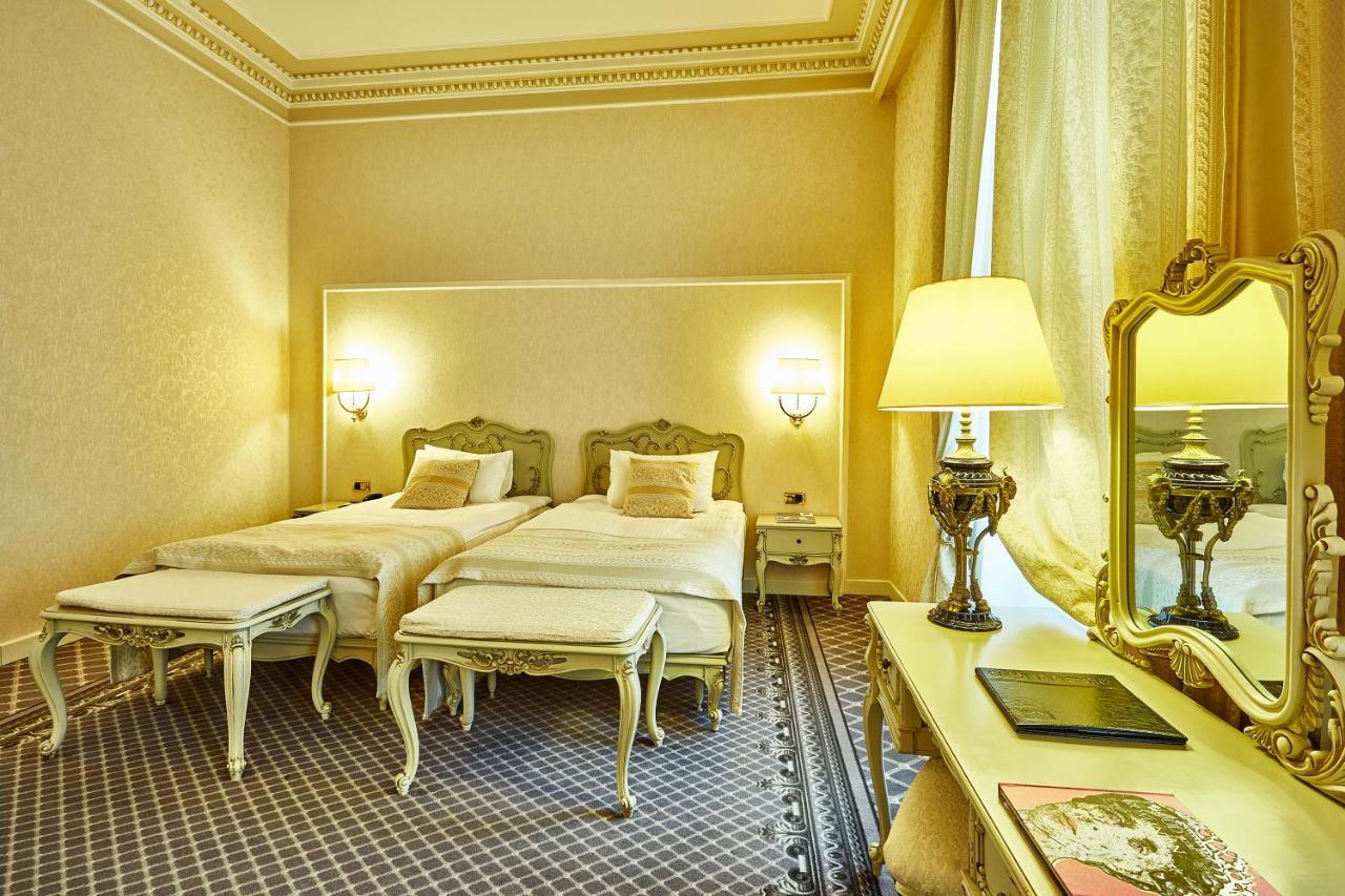 大陆酒店 布加勒斯特 外观 照片 A room at the hotel