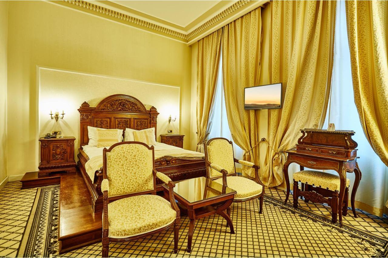 大陆酒店 布加勒斯特 外观 照片 A room at the hotel
