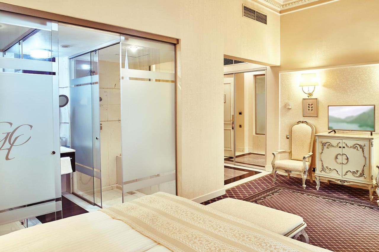 大陆酒店 布加勒斯特 外观 照片 A room at the hotel
