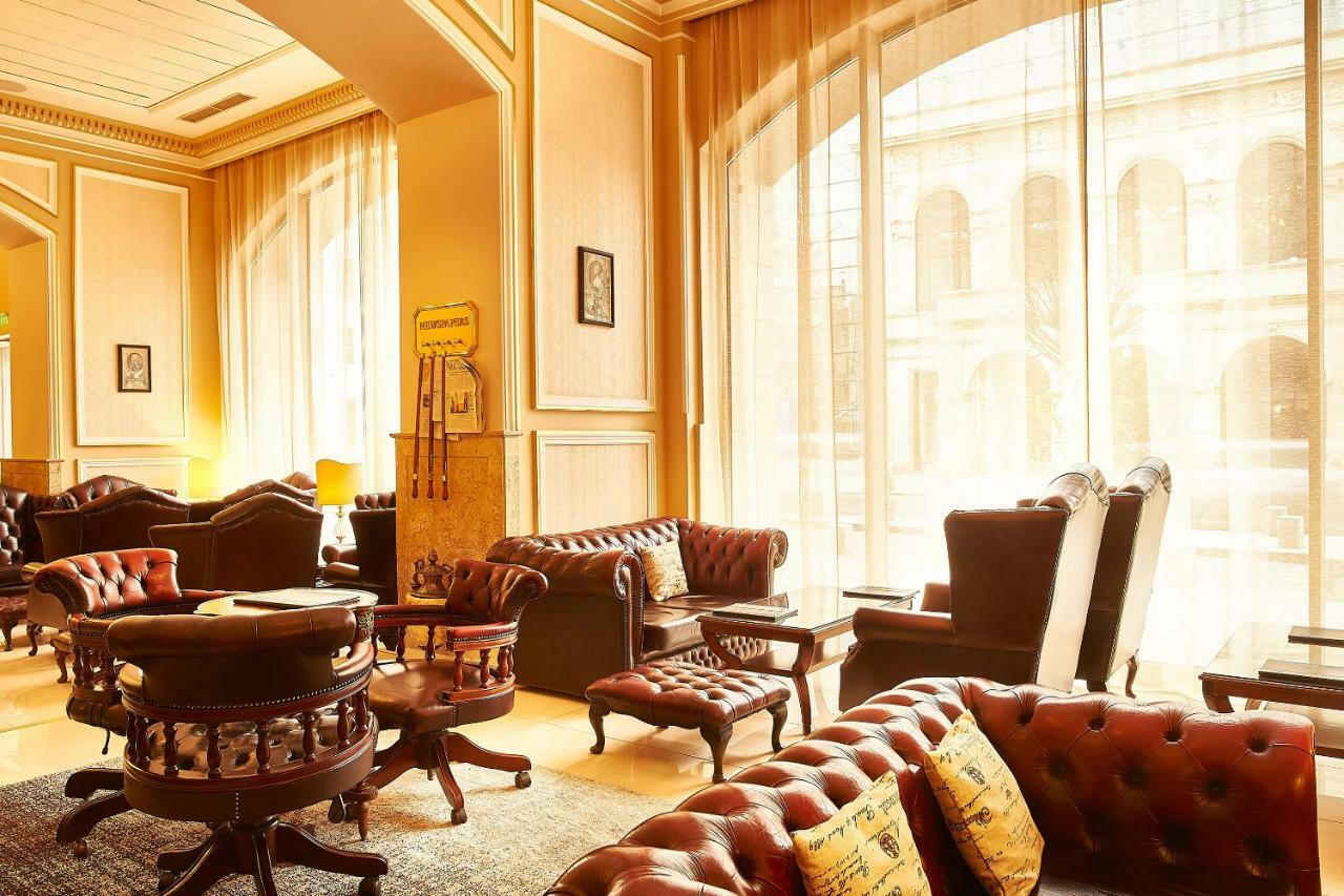 大陆酒店 布加勒斯特 外观 照片 The lounge at the hotel